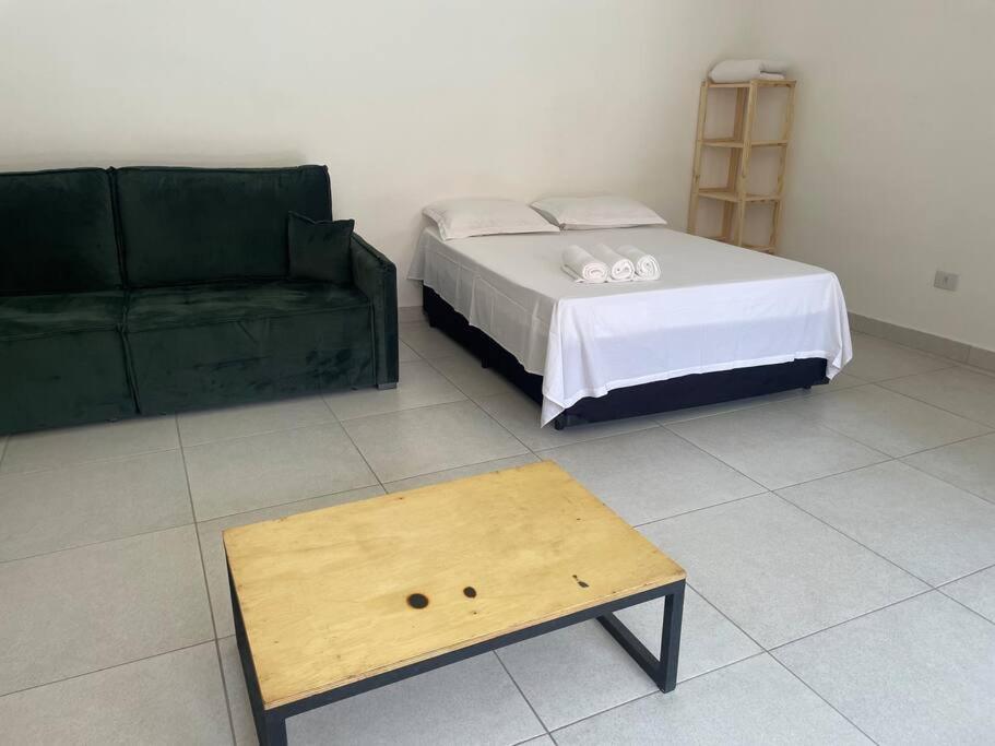 Casa De Ate 8 Em Segura * São Paulo